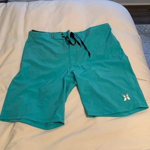 Men’s board shorts
